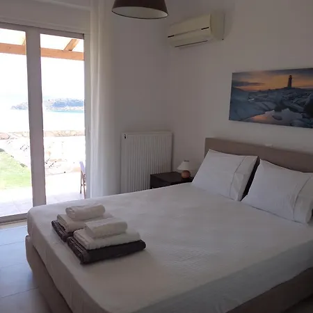 Villa Lefka's *