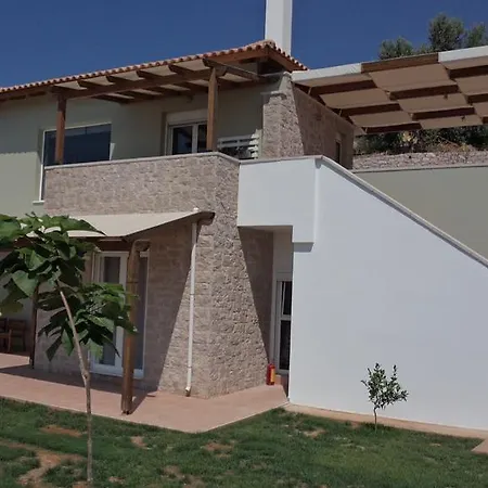 Villa Lefka's *