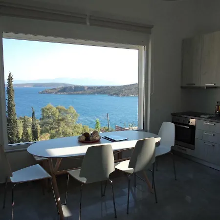 Villa Lefka's *