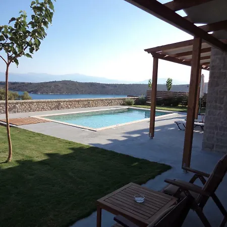 Villa Lefka's Vivári