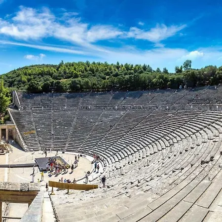 Villa Lefka's Vivári