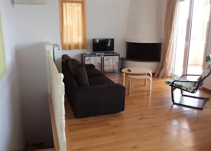 Villa Lefka's *