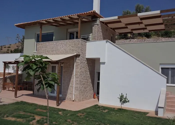 Villa Lefka's *