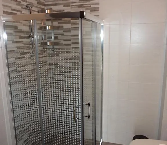 Vila Lefka's Vivári