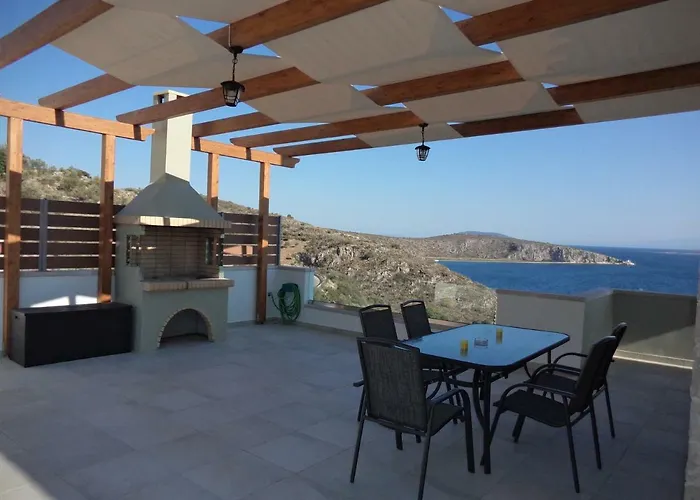 Lefka's Villa Vivári